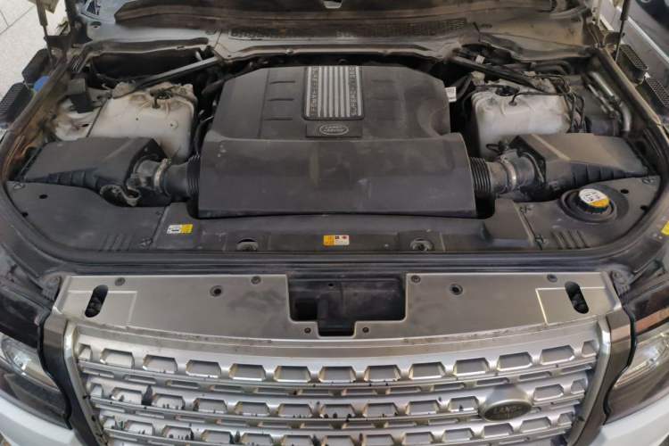 Used Land Rover Range 2016 3.0 SC V6 Vogue Extended Version Engine Bay