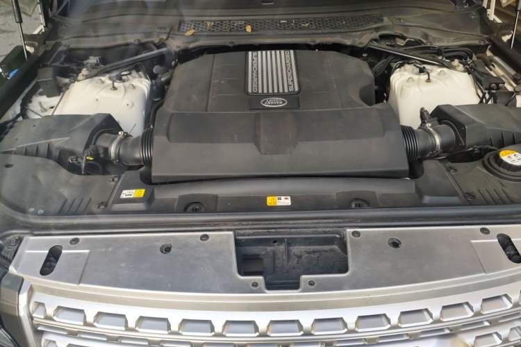 Used Land Rover Range 2016 3.0 SC V6 Vogue SE Long-Wheelbase Edition Engine Bay