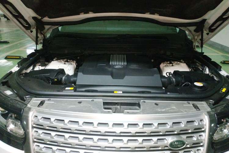 Used Land Rover Range 2016 3.0 SC V6 Vogue Extended Version Engine Bay
