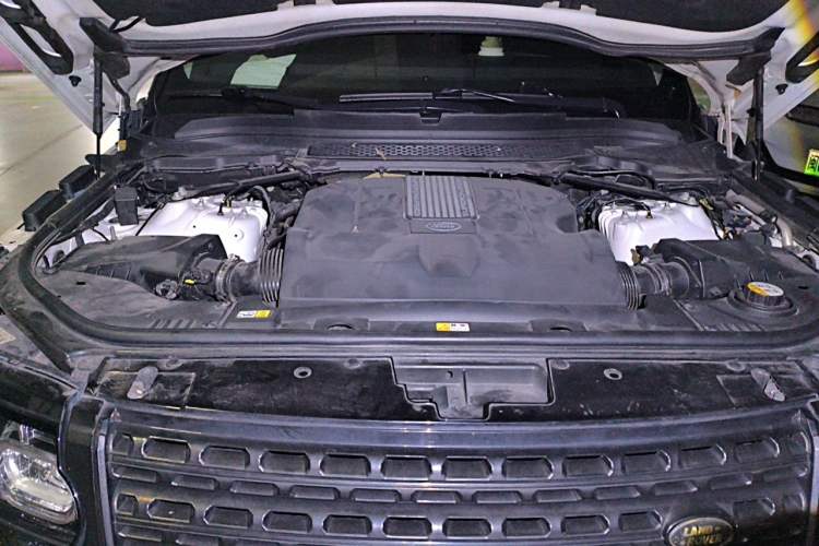 Used Land Rover Range 2016 3.0 SC V6 Vogue Engine Bay
