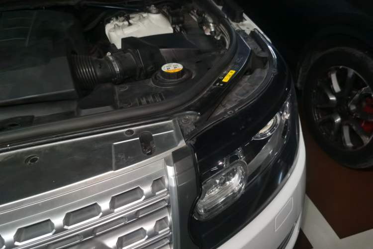 Used Land Rover Range 2016 3.0 SC V6 Vogue SE Long-Wheelbase Edition Engine Bay Left