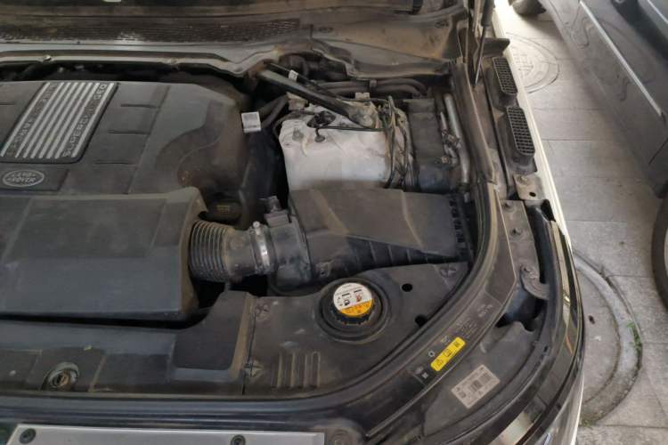 Used Land Rover Range 2016 3.0 SC V6 Vogue Extended Version Engine Bay Left