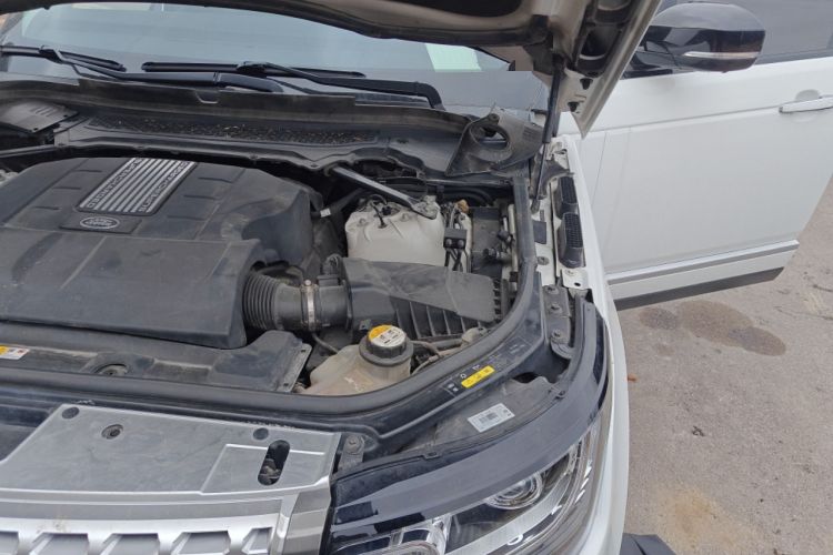 Used Land Rover Range 2016 3.0 SC V6 Vogue Extended Version Engine Bay Left