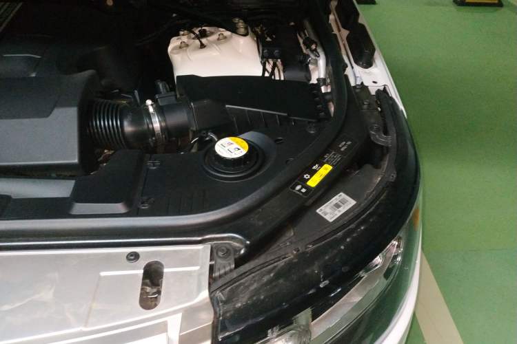 Used Land Rover Range 2016 3.0 SC V6 Vogue Extended Version Engine Bay Left