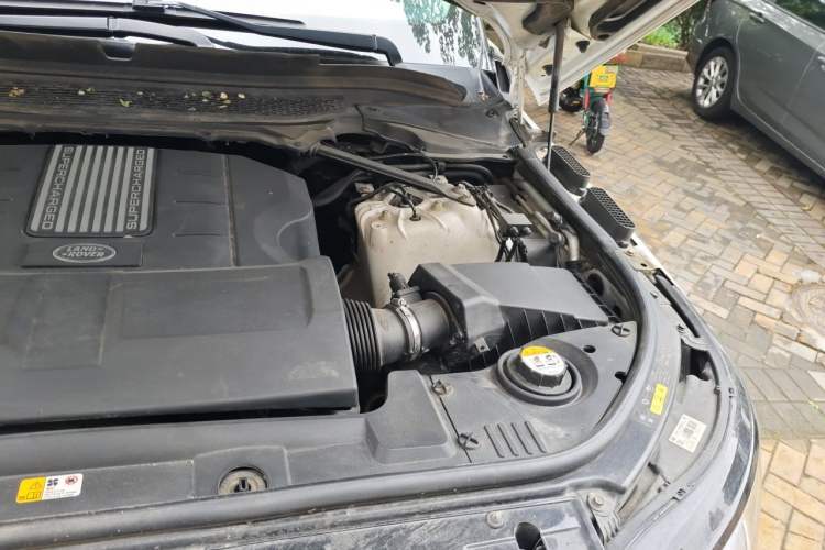 Used Land Rover Range 2016 3.0 SC V6 Vogue Engine Bay Left