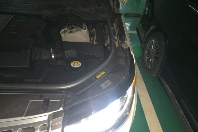Used Land Rover Range  Engine Bay Left