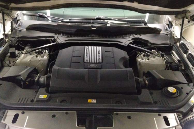 Used Land Rover Range 2016 3.0 SC V6 Vogue Engine Bay