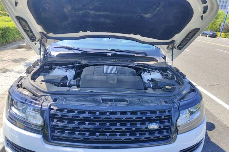 Used Land Rover Range  Engine Bay