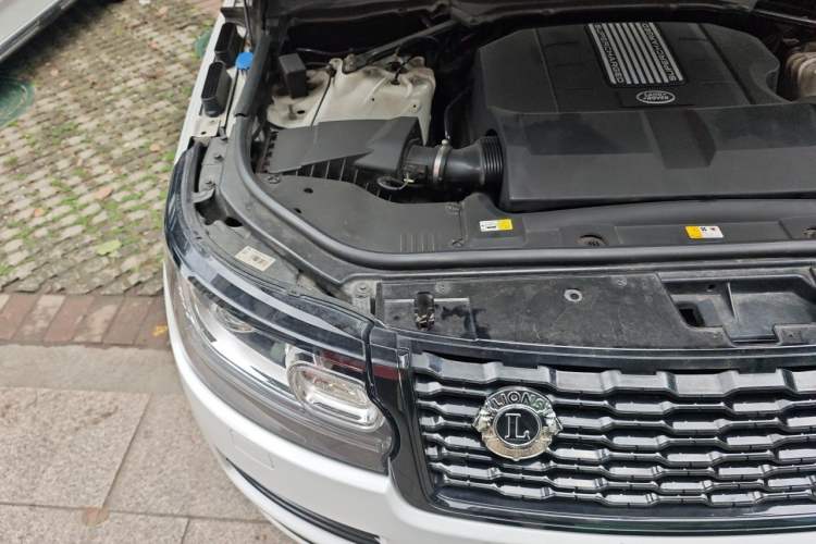 Used Land Rover Range 2016 3.0 SC V6 Vogue Extended Version Engine Bay Right