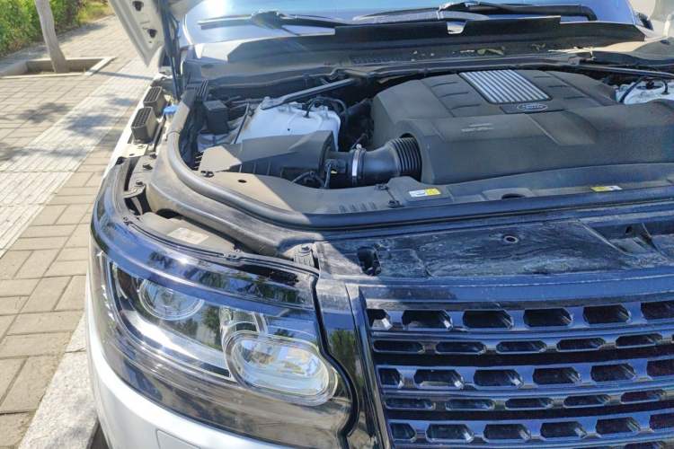 Used Land Rover Range  Engine Bay Right