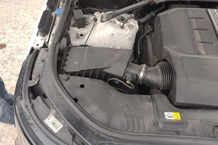 Used Land Rover Range 2016 3.0 SC V6 Vogue Extended Version Engine Bay Right