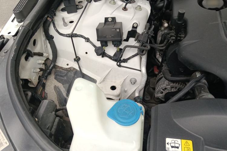 Used Land Rover Range  Engine Bay Right