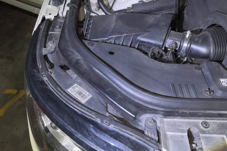 Used Land Rover Range  Engine Bay Right