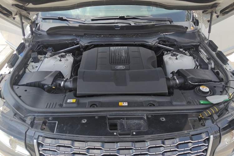 Used Land Rover Range 2016 3.0 SC V6 Vogue SE Long-Wheelbase Edition Engine Bay