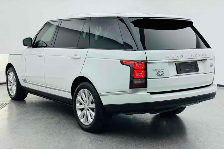Used Land Rover Range 2016 3.0 SC V6 Vogue Extended Version Exterior 2