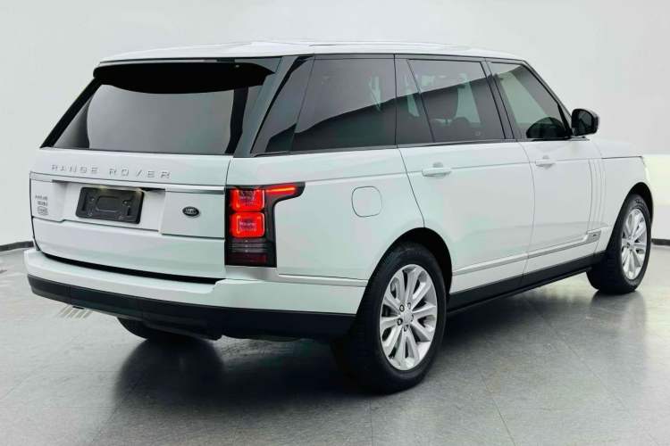 Used Land Rover Range 2016 3.0 SC V6 Vogue Extended Version Exterior 4