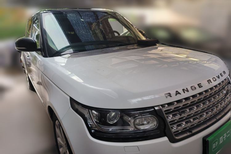 Used Land Rover Range 2016 3.0 SC V6 Vogue Extended Version Front Right 45 Deg