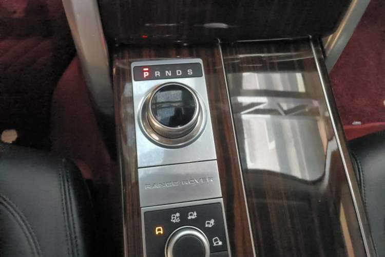 Used Land Rover Range 2016 3.0 SC V6 Vogue Extended Version Gear Lever
