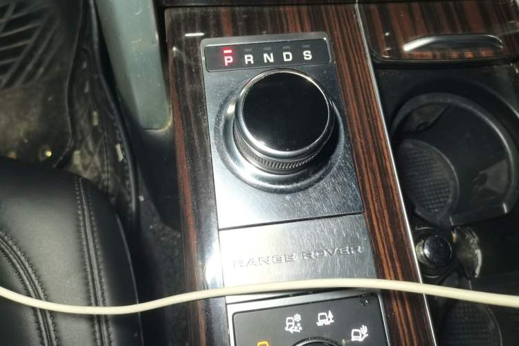 Used Land Rover Range 2016 3.0 SC V6 Vogue Gear Lever