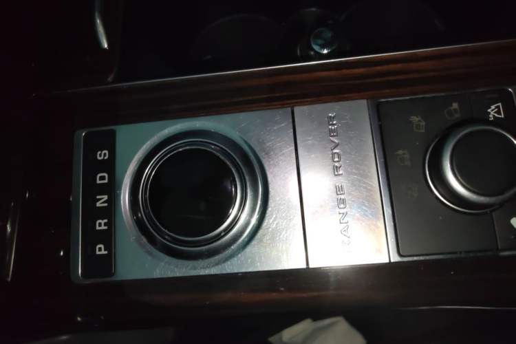 Used Land Rover Range 2016 3.0 SC V6 Vogue Extended Version Gear Lever
