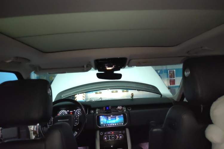 Used Land Rover Range 2016 3.0 SC V6 Vogue Extended Version Headliner