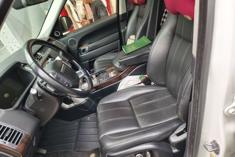 Used Land Rover Range 2016 3.0 SC V6 Vogue Extended Version Left Front Seat