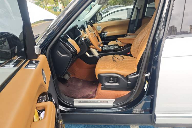 Used Land Rover Range 2016 3.0 SC V6 Vogue Extended Version Left Front Seat