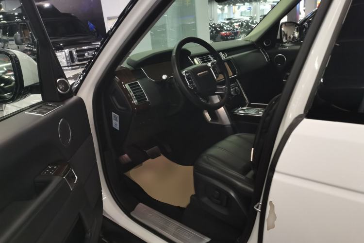 Used Land Rover Range 2016 3.0 SC V6 Vogue Left Front Seat