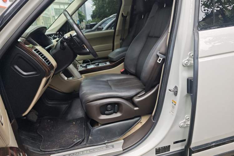Used Land Rover Range 2016 3.0 SC V6 Vogue Extended Version Left Front Seat