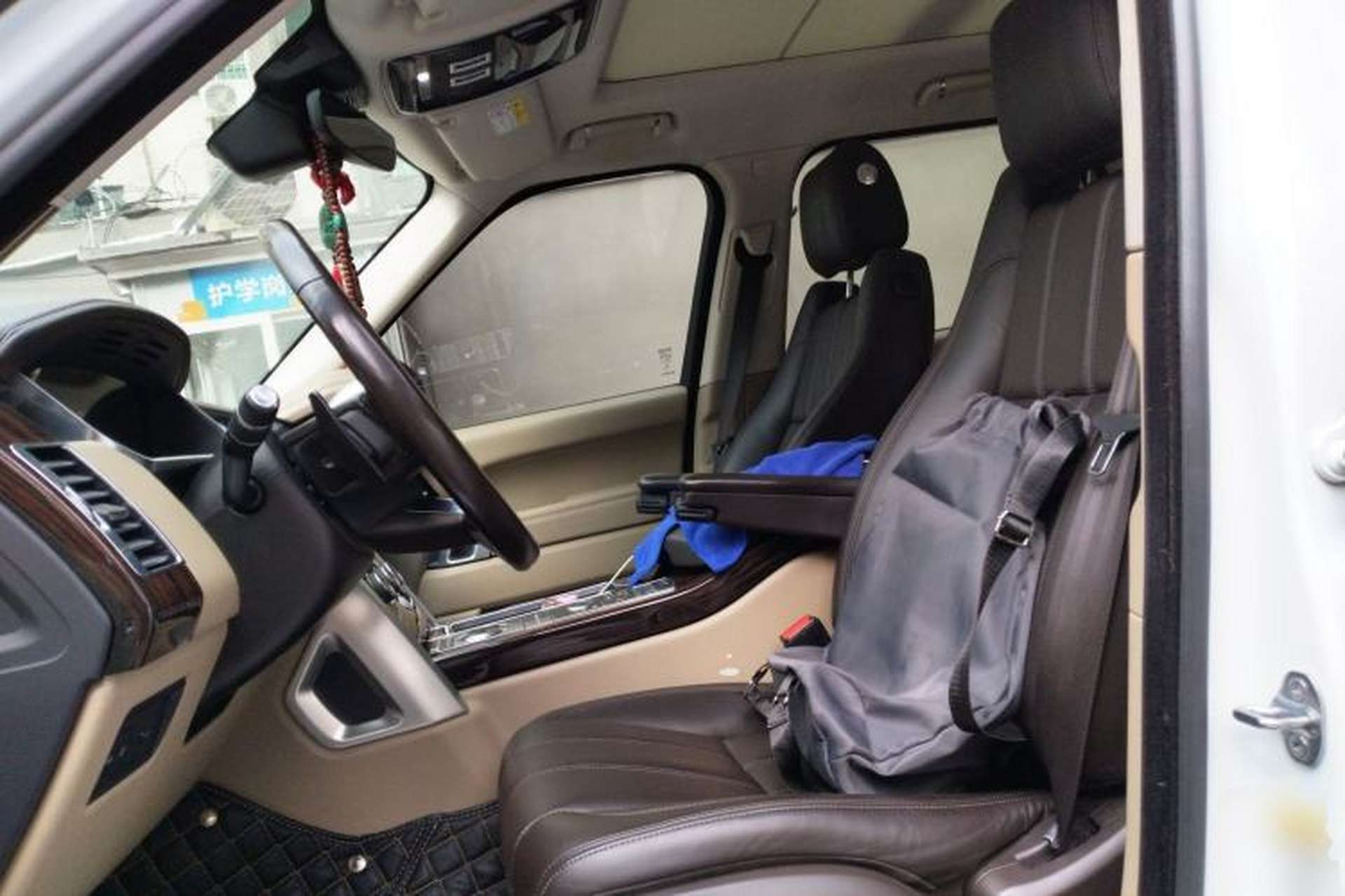 Used Land Rover Range 2016 3.0 SC V6 Vogue Left Front Seat