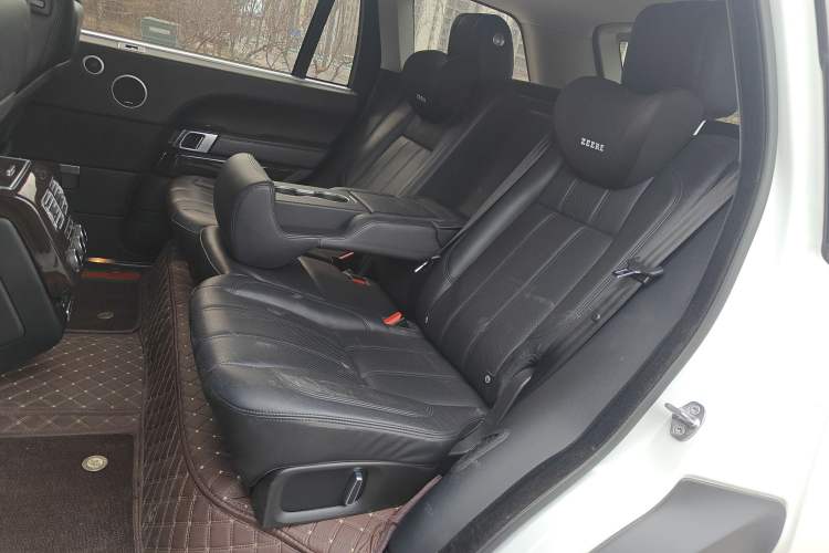 Used Land Rover Range 2016 3.0 SC V6 Vogue Extended Version Left Rear Seat
