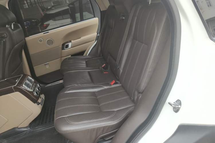 Used Land Rover Range 2016 3.0 SC V6 Vogue Extended Version Left Rear Seat