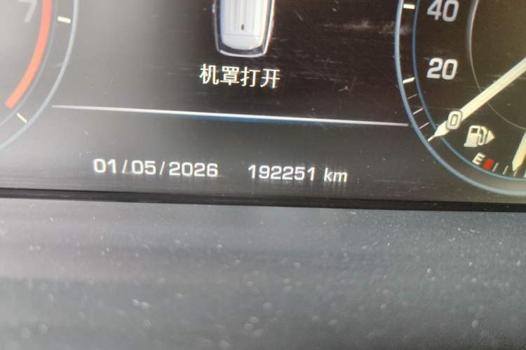 Used Land Rover Range 2016 3.0 SC V6 Vogue Extended Version Odometer Close Up