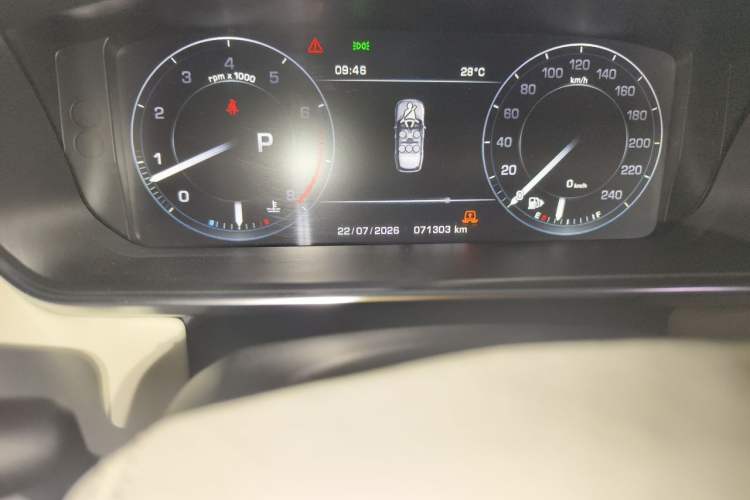 Used Land Rover Range 2016 3.0 SC V6 Vogue Extended Version Odometer Close Up