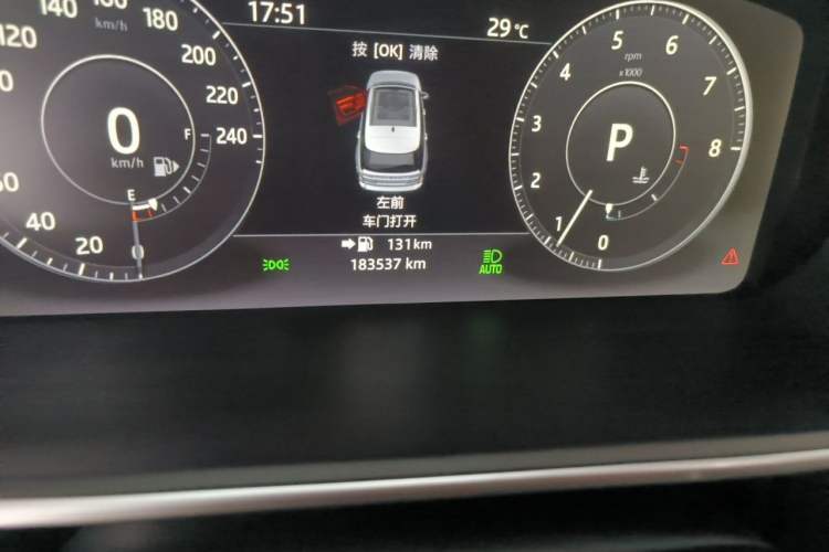 Used Land Rover Range 2016 3.0 SC V6 Vogue Extended Version Odometer Close Up