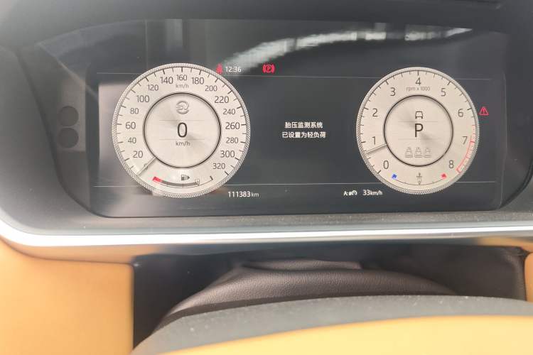 Used Land Rover Range 2016 3.0 SC V6 Vogue Extended Version Odometer Close Up