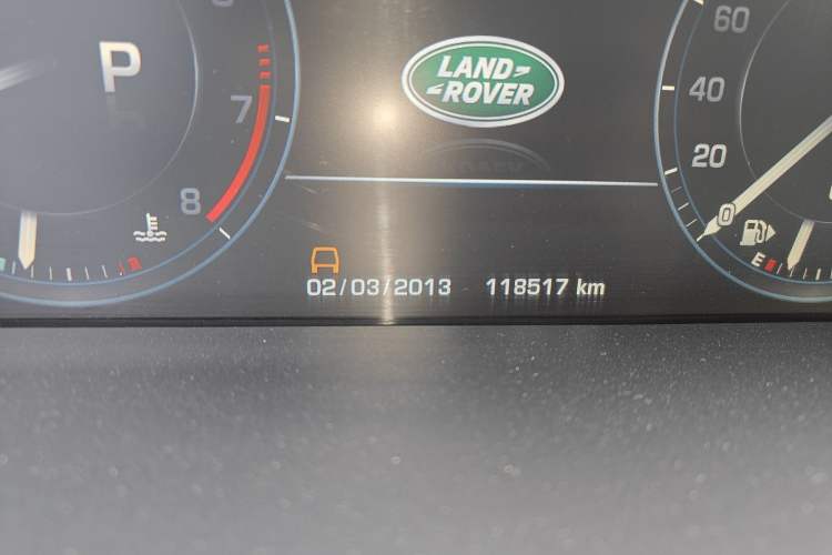 Used Land Rover Range 2016 3.0 SC V6 Vogue Extended Version Odometer Close Up