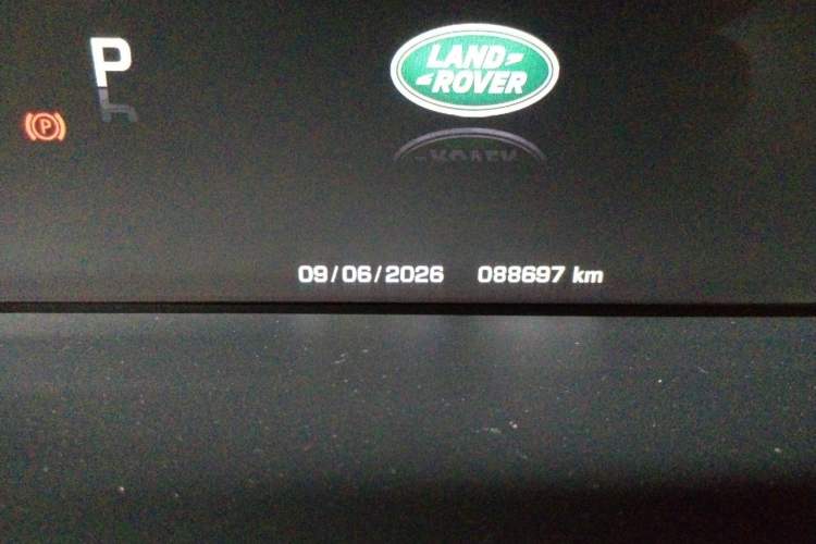 Used Land Rover Range 2016 3.0 SC V6 Vogue Odometer Close Up