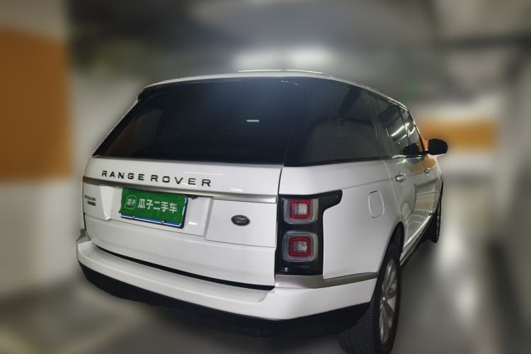 Used Land Rover Range 2016 3.0 SC V6 Vogue Extended Version Rear Right 45 Deg