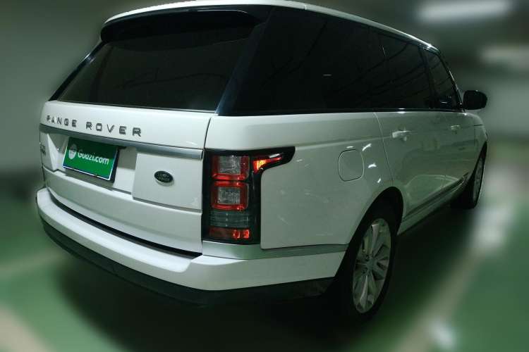 Used Land Rover Range 2016 3.0 SC V6 Vogue Extended Version Rear Right 45 Deg