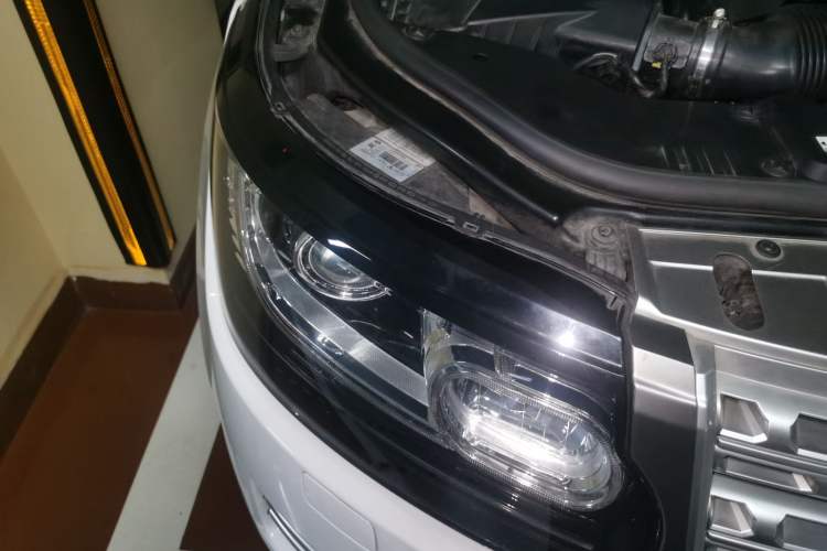 Used Land Rover Range 2016 3.0 SC V6 Vogue SE Long-Wheelbase Edition Right Front Headlight