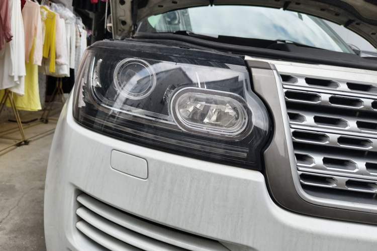 Used Land Rover Range 2016 3.0 SC V6 Vogue Extended Version Right Front Headlight