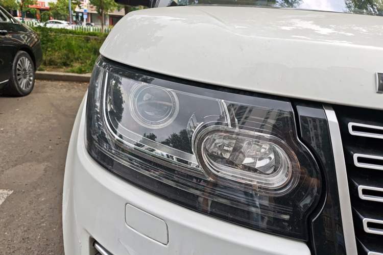 Used Land Rover Range 2016 5.0 SC V8 AB Prestige Extended Version Right Front Headlight