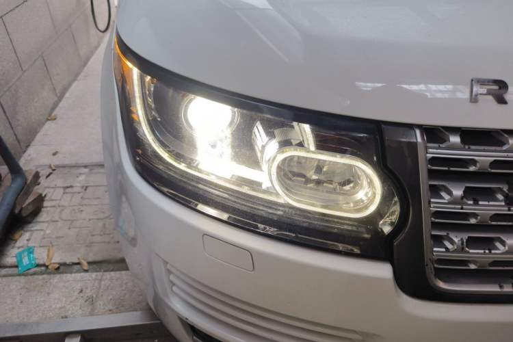Used Land Rover Range 2016 3.0 SC V6 Vogue Extended Version Right Front Headlight