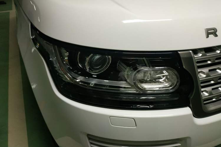 Used Land Rover Range 2016 3.0 SC V6 Vogue Extended Version Right Front Headlight