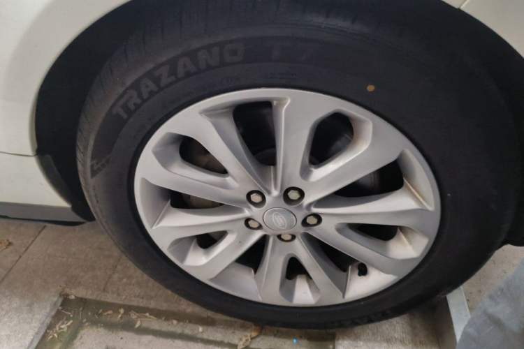 Used Land Rover Range 2016 3.0 SC V6 Vogue Extended Version Right Front Wheel Hub