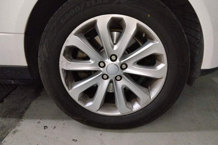 Used Land Rover Range 2016 3.0 SC V6 Vogue Right Front Wheel Hub