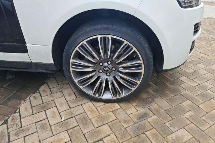 Used Land Rover Range 2016 3.0 SC V6 Vogue Right Front Wheel Hub
