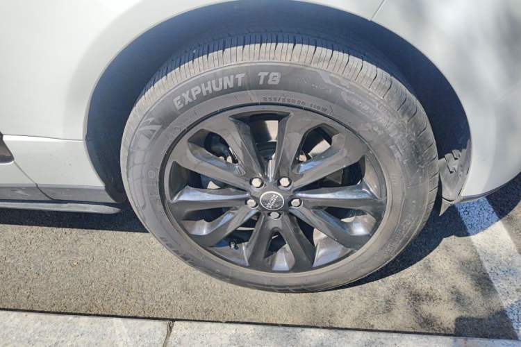 Used Land Rover Range  Right Front Wheel Hub