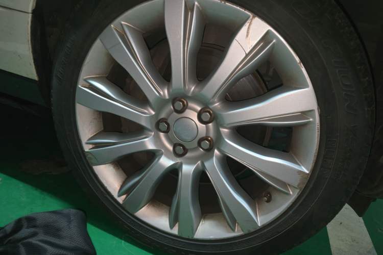 Used Land Rover Range  Right Front Wheel Hub